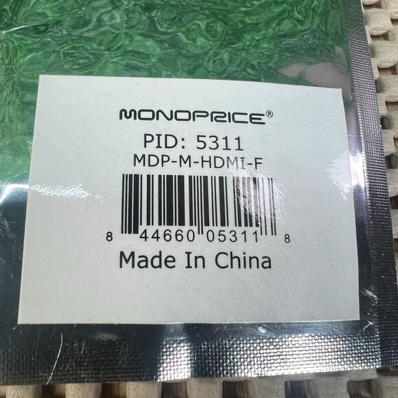 New Monoprice Mini Display Port To HDMI Adapter with Audio Support White NIB - Picture 4 of 7